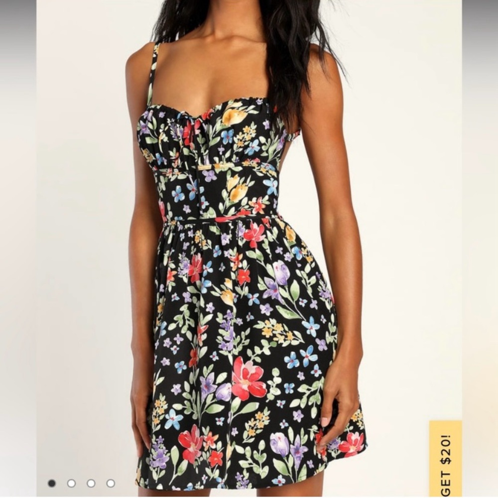 Never worn Lulu’s floral dress